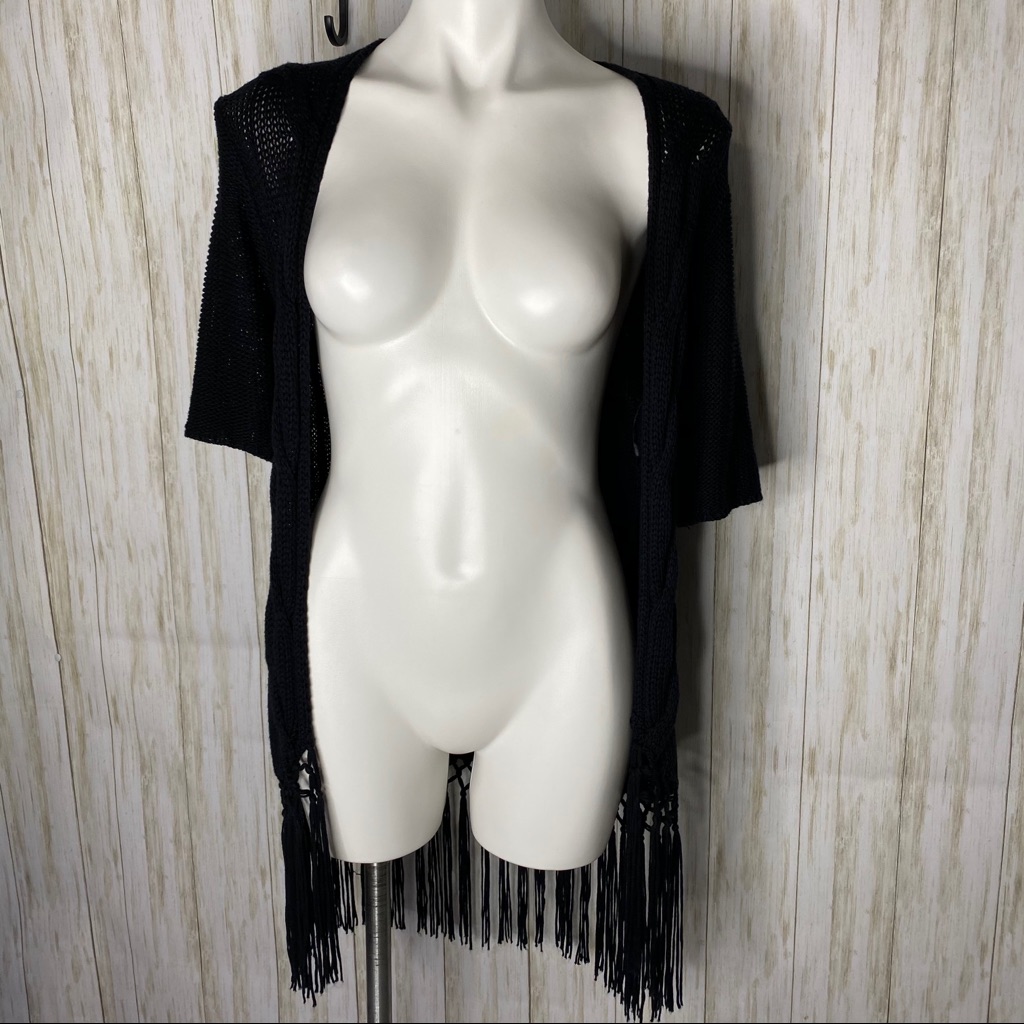 Red Brand Blk Crochet Fringe Short Sleeve Cardi